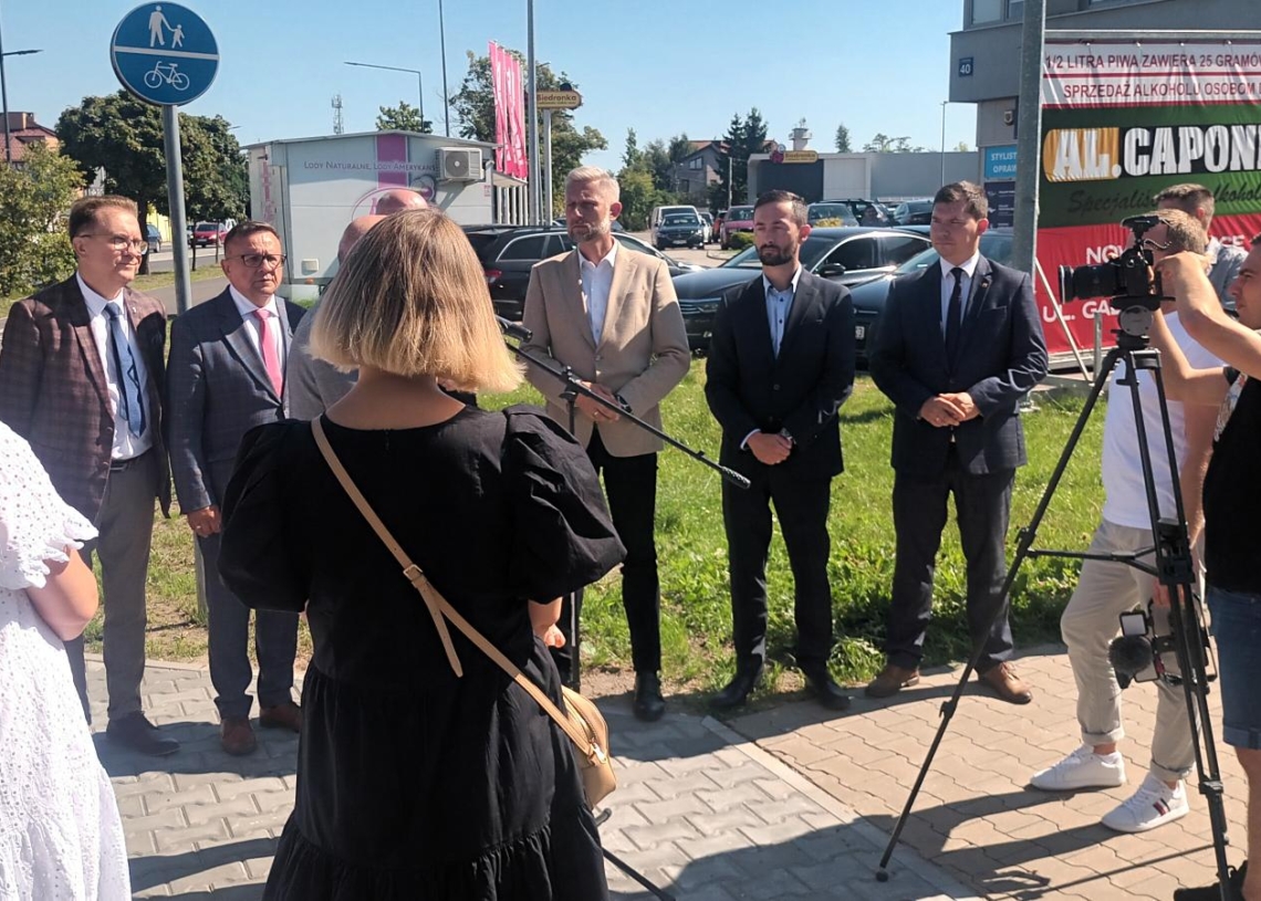 Zakończyła się największa inwestycja drogowa w historii powiatu zgierskiego [ZDJĘCIA]