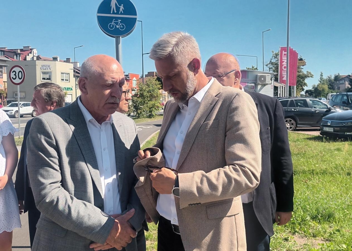 Zakończyła się największa inwestycja drogowa w historii powiatu zgierskiego [ZDJĘCIA]