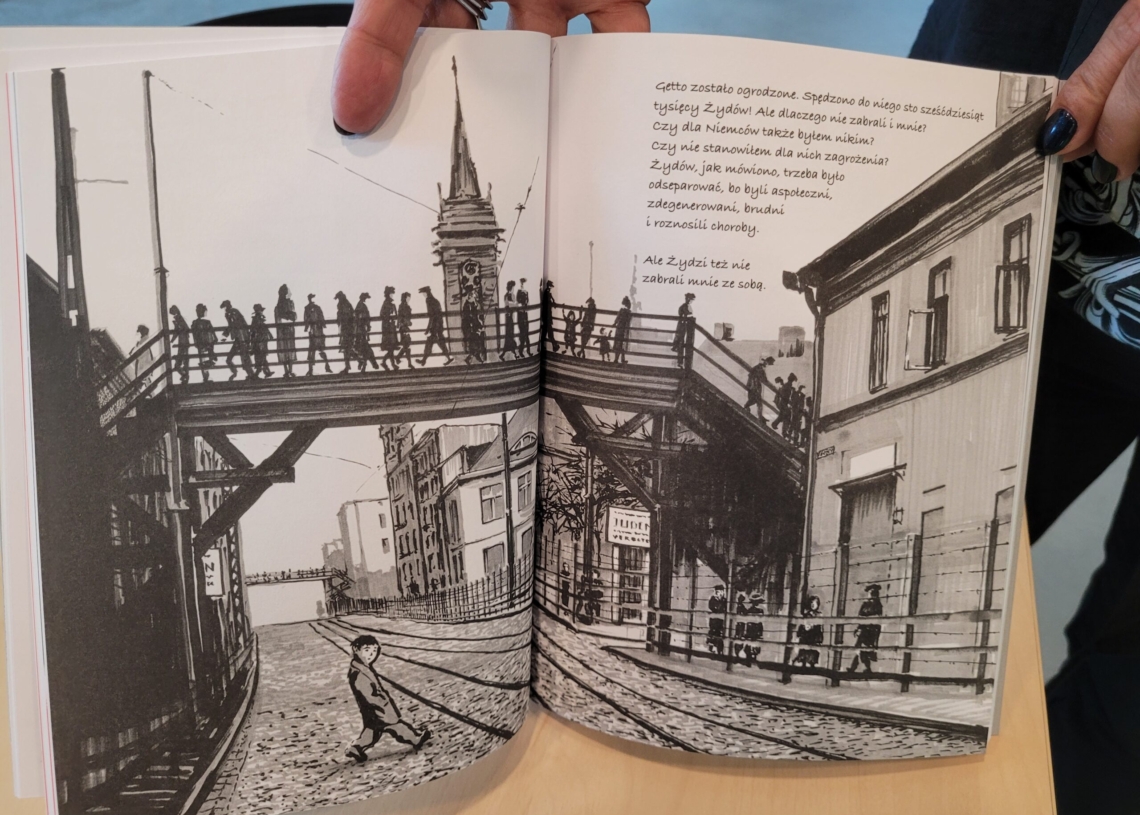 Światowy Dzień Publicznego Czytania Komiksów w łódzkim Parku Ocalałych