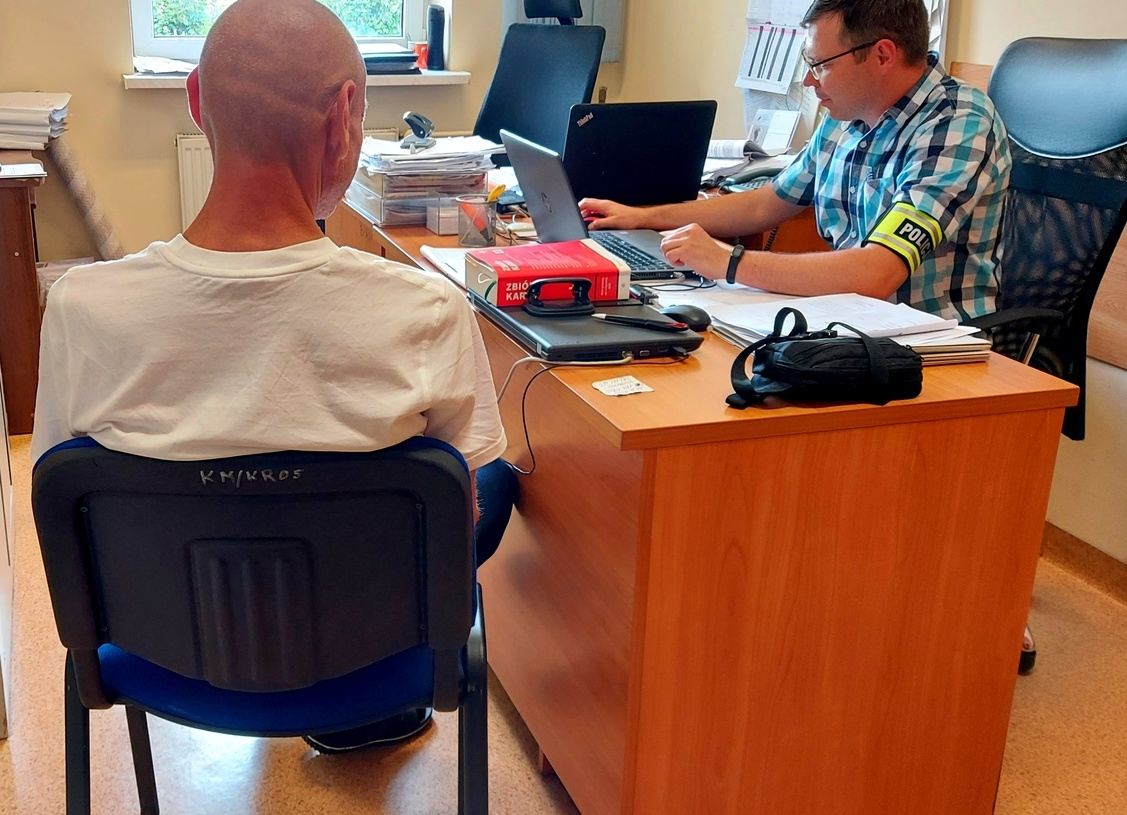 57-latek kradł paliwo ze stacji benzynowej. Grozi mu 9 lat więzienia 1 57-latek kradł paliwo ze stacji benzynowej. Grozi mu 9 lat więzienia