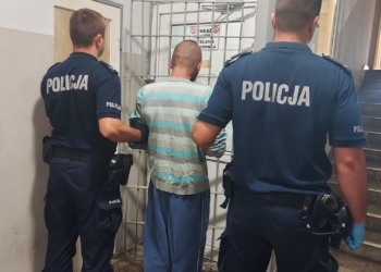 Powiat Wieluński. 35-latek pobił znajomego i ugodził go nożem