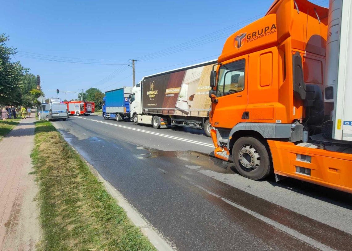 Wypadek w Sulejowie. Zderzenie ciężarówki z osobówką