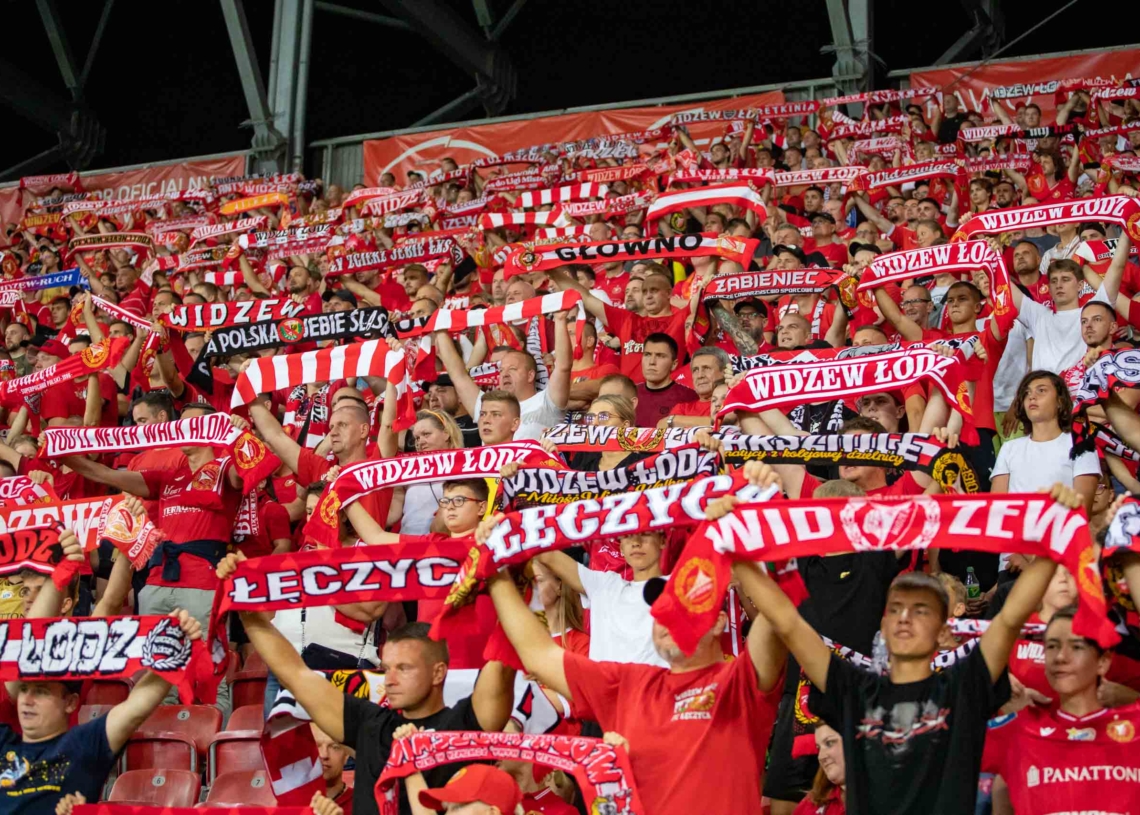 Doping kibiców w meczu Widzew Łódź - Śląsk Wrocław