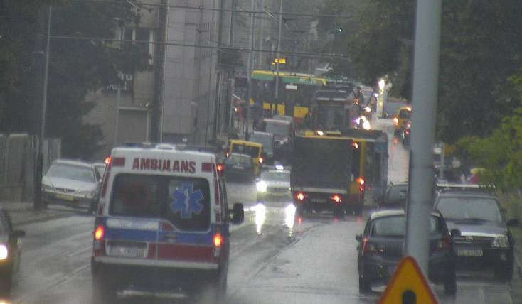 Łódzkie torowiska zalane. Liczne zatrzymania ruchu tramwajowego