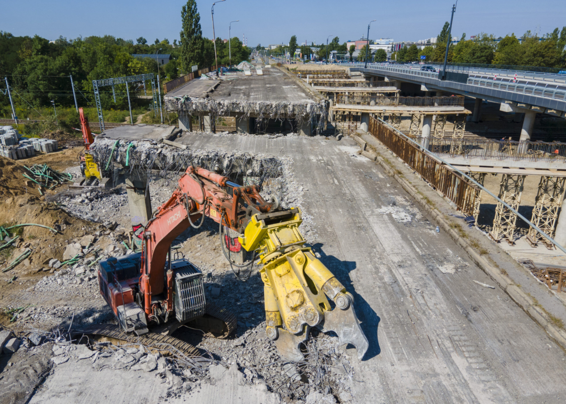 Modernizacja wiaduktów na Przybyszewskiego. Rozpoczął się demontaż południowej estakady [ZDJĘCIA]