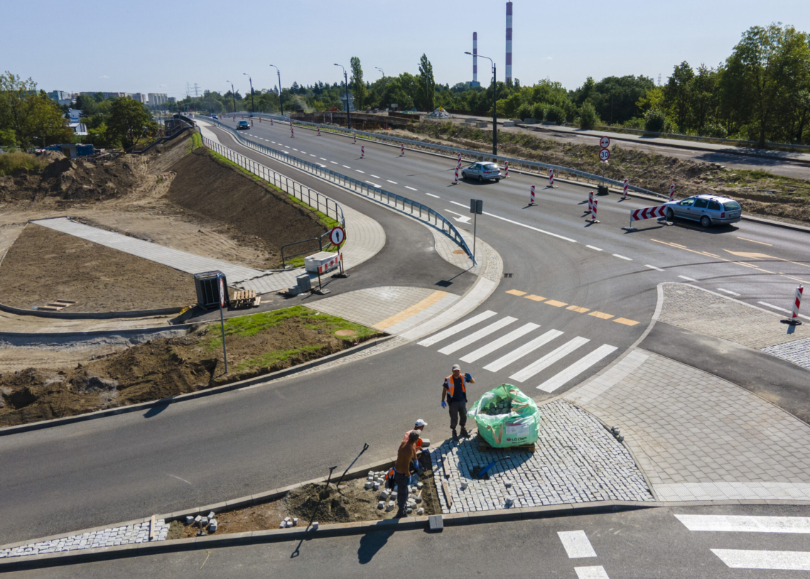 Modernizacja wiaduktów na Przybyszewskiego. Rozpoczął się demontaż południowej estakady [ZDJĘCIA]