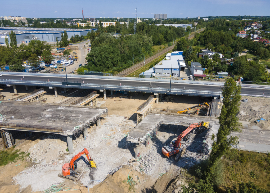 Modernizacja wiaduktów na Przybyszewskiego. Rozpoczął się demontaż południowej estakady [ZDJĘCIA]