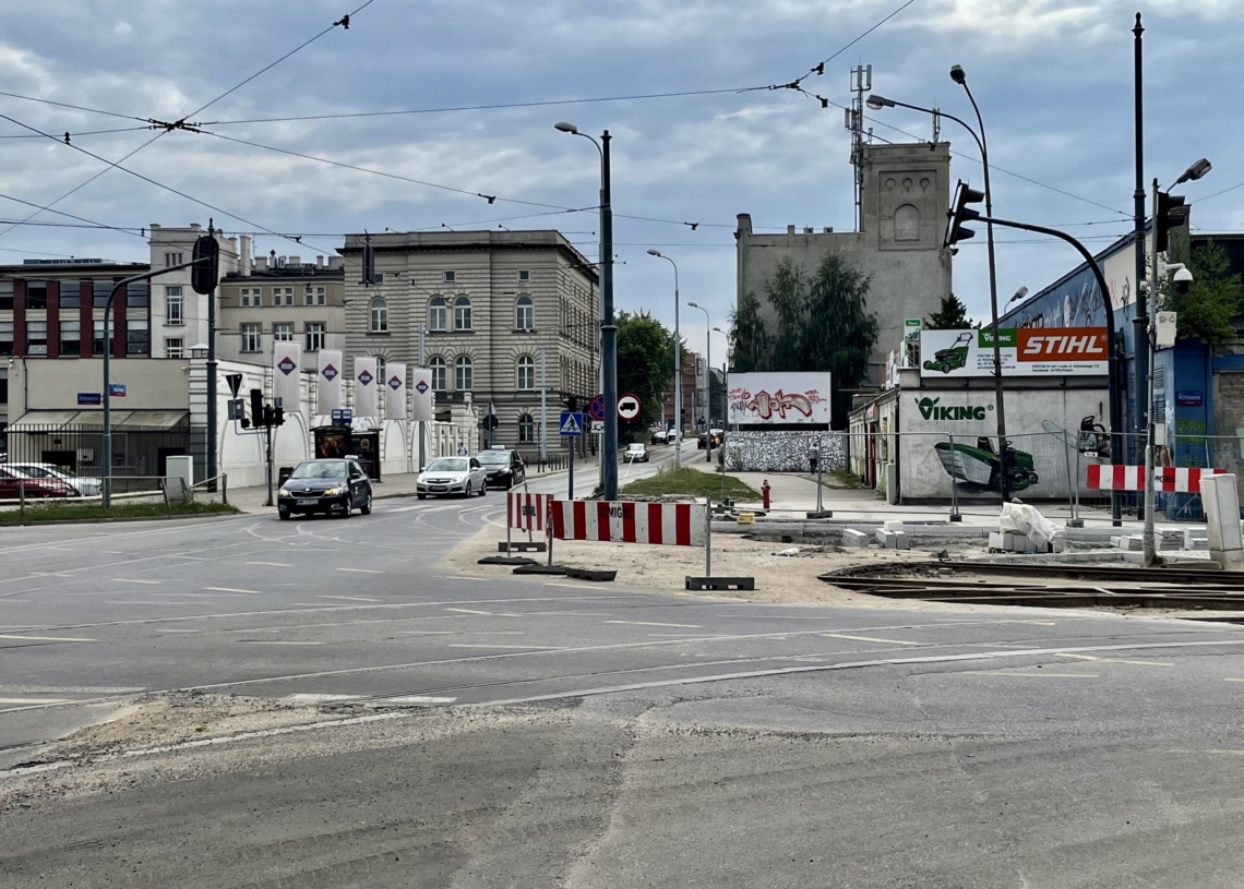 Modernizacja ulicy Północnej. Nowe torowisko jest już ułożone na niemal całej długości [ZDJĘCIA + WIDEO]