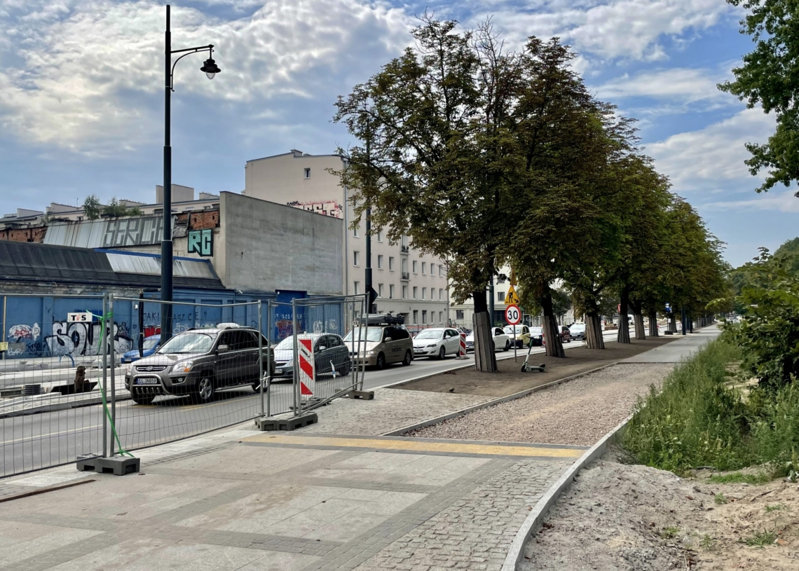Modernizacja ulicy Północnej. Nowe torowisko jest już ułożone na niemal całej długości [ZDJĘCIA + WIDEO]