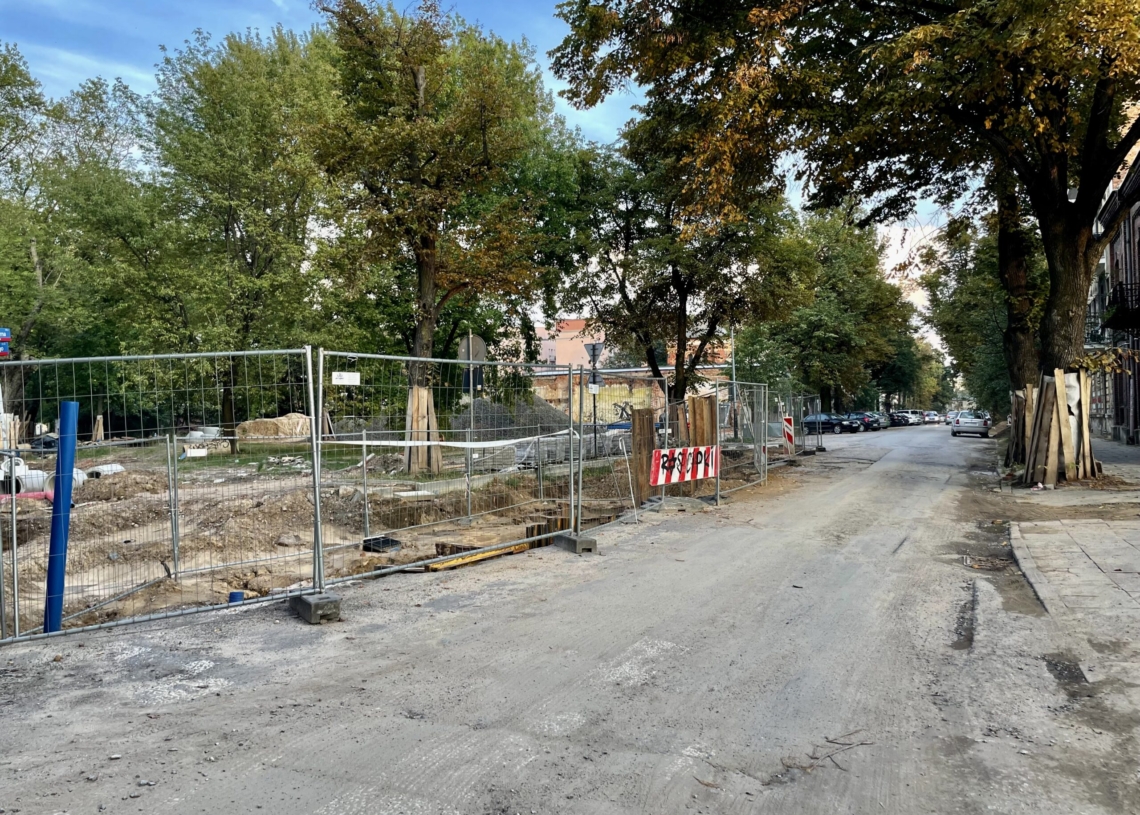 Przebudowa ulicy Cmentarnej. Rozpoczęło się wylewanie betonowej podbudowy [ZDJĘCIA +WIDEO]
