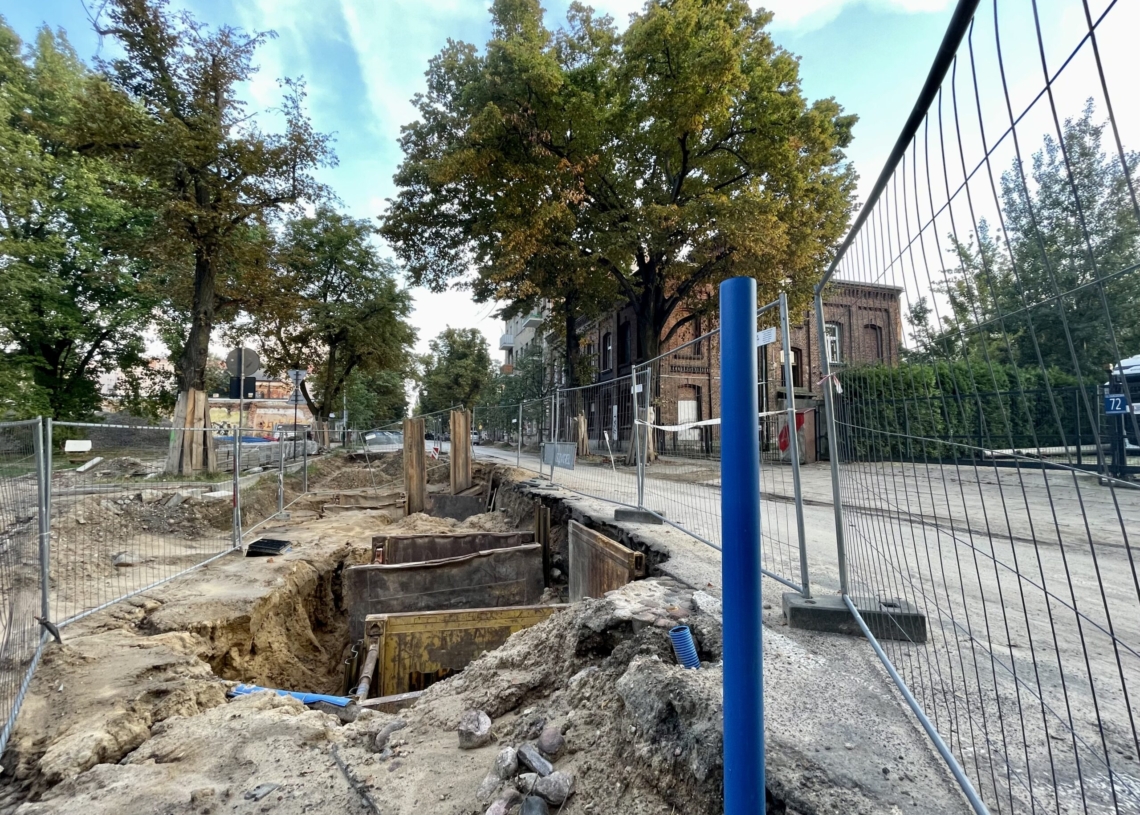 Przebudowa ulicy Cmentarnej. Rozpoczęło się wylewanie betonowej podbudowy [ZDJĘCIA +WIDEO]