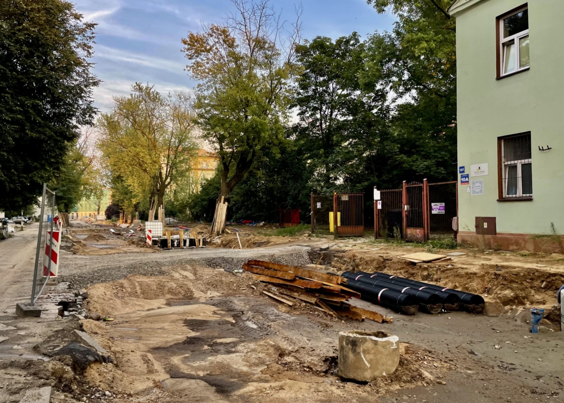 Przebudowa ulicy Cmentarnej. Rozpoczęło się wylewanie betonowej podbudowy [ZDJĘCIA +WIDEO]