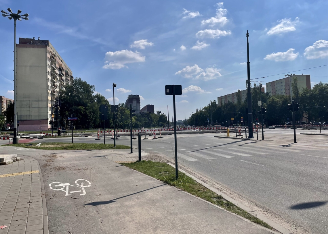 Modernizacja alei Śmigłego-Rydza. Koniec prac miał nastąpić w ubiegłym miesiącu [ZDJĘCIA + WIDEO]