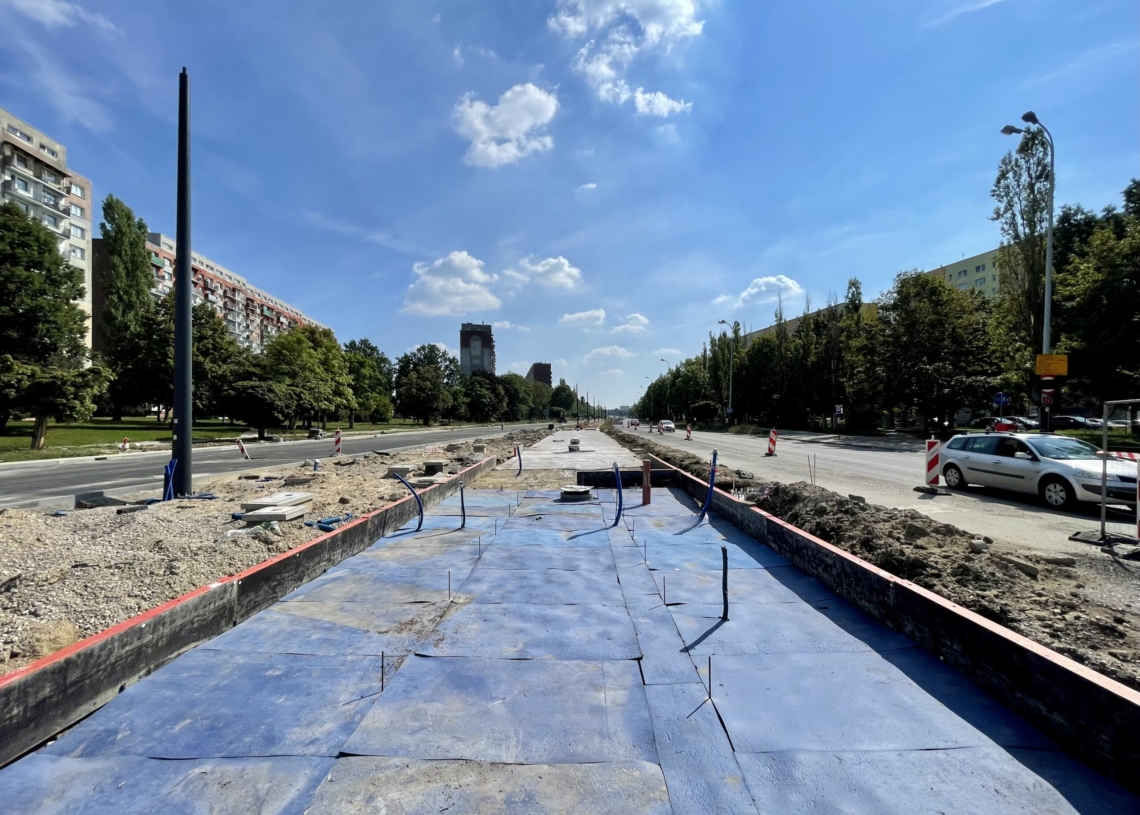 Modernizacja alei Śmigłego-Rydza. Koniec prac miał nastąpić w ubiegłym miesiącu [ZDJĘCIA + WIDEO]