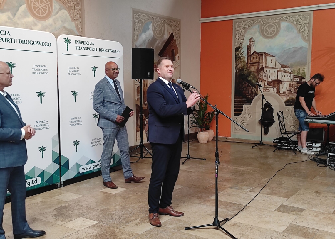 „Bezpiecznie w szkole i po szkole” – wspólne warsztaty MEiN oraz ITD w rzgowskim parku rozrywki