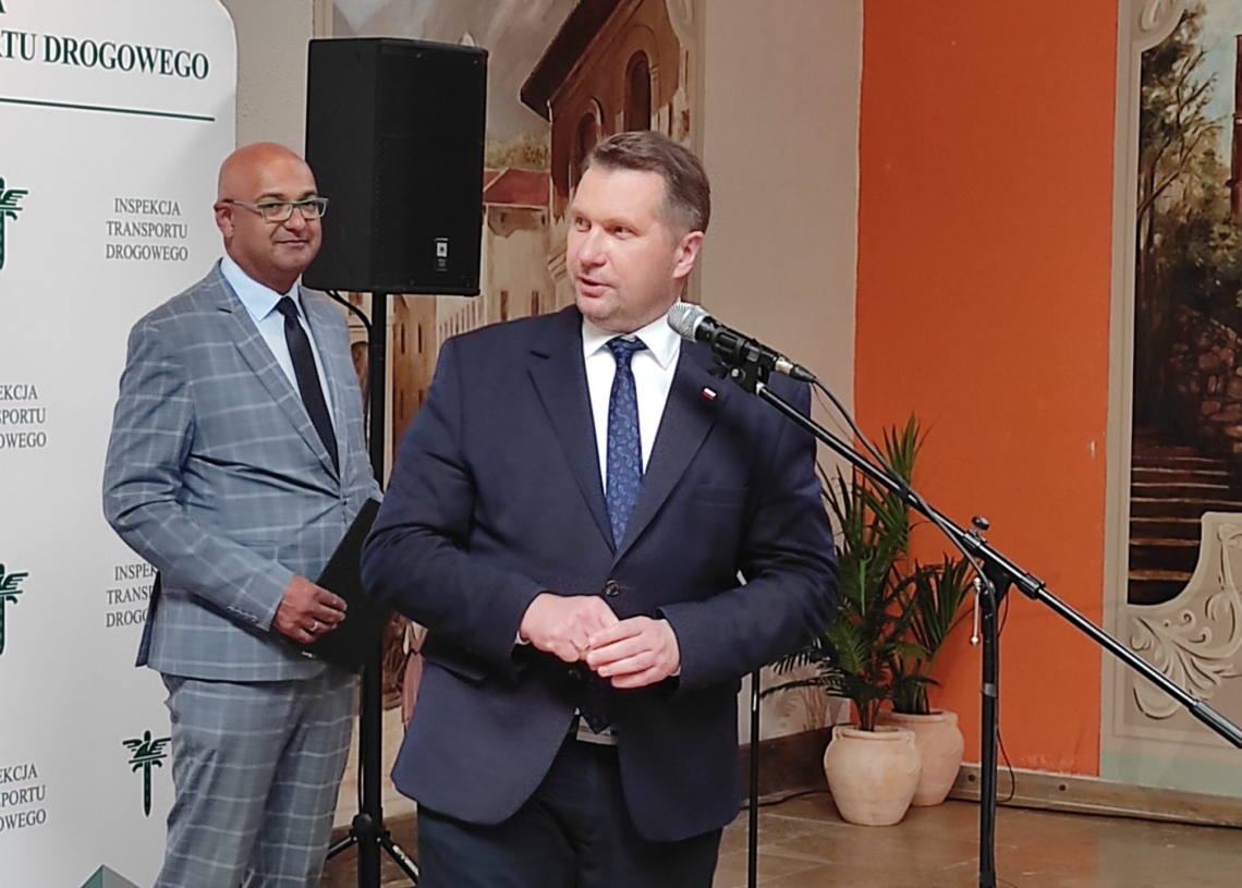 „Bezpiecznie w szkole i po szkole” – wspólne warsztaty MEiN oraz ITD w rzgowskim parku rozrywki