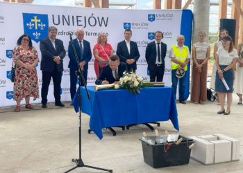 Tężnia solankowa w Uniejowie. Wmurowano kamień węgielny