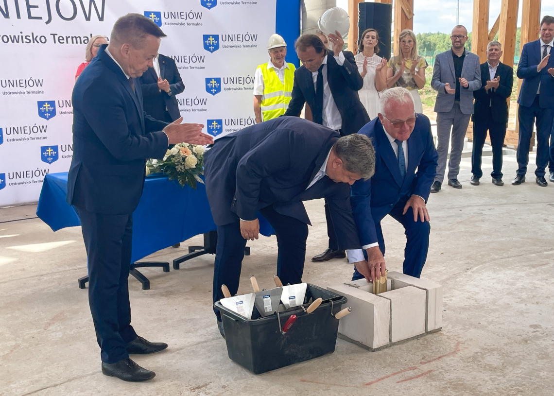 Tężnia solankowa w Uniejowie. Wmurowano kamień węgielny