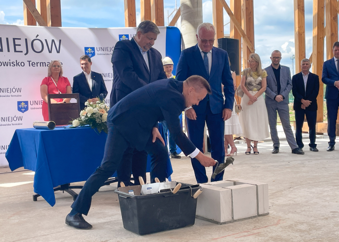 Tężnia solankowa w Uniejowie. Wmurowano kamień węgielny