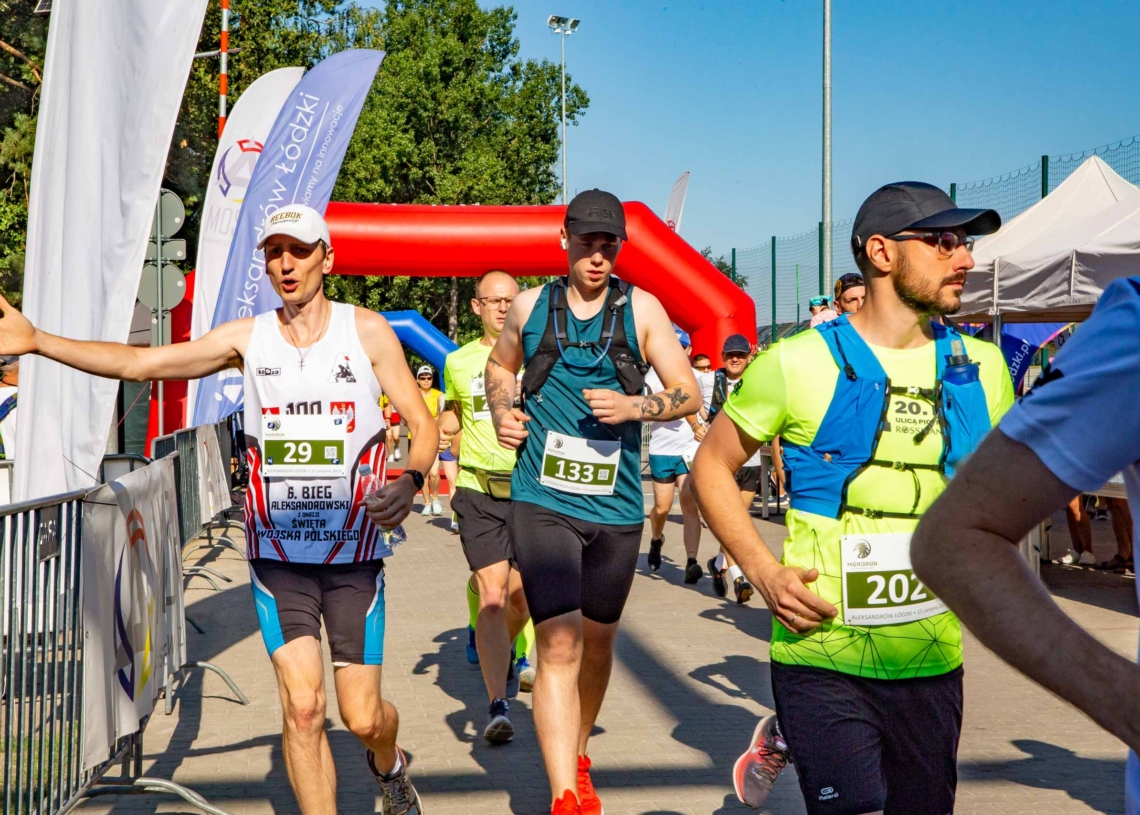 Mororun w Aleksandrowie Łódzkim. 9. bieg na Święto Wojska Polskiego [ZDJĘCIA]