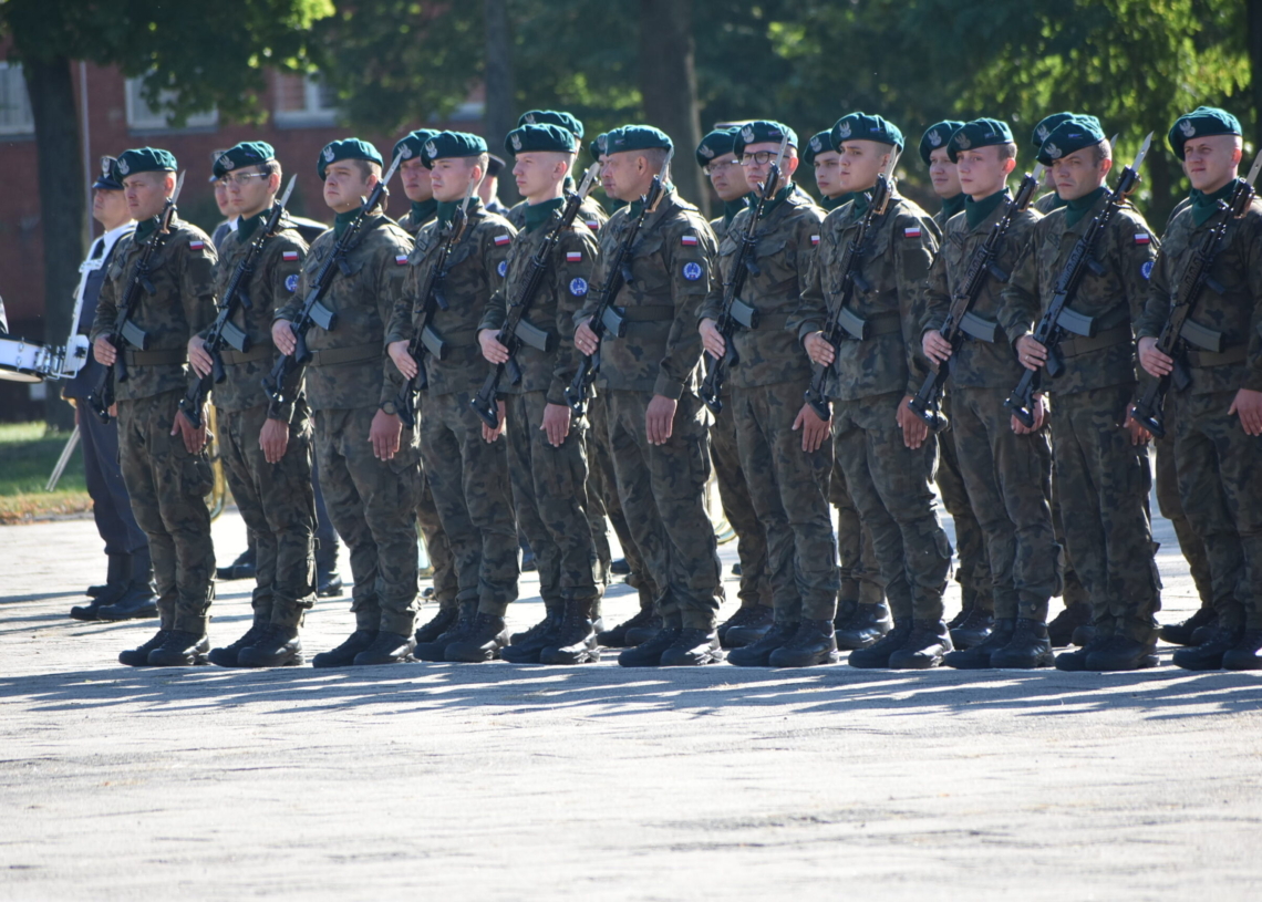 W 15 Sieradzkiej Brygadzie Wsparcia Dowodzenia uczczono dziś (11.08) Święto Wojska Polskiego [ZDJĘCIA]