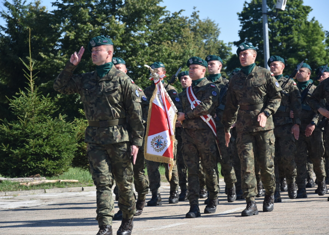 W 15 Sieradzkiej Brygadzie Wsparcia Dowodzenia uczczono dziś (11.08) Święto Wojska Polskiego [ZDJĘCIA]