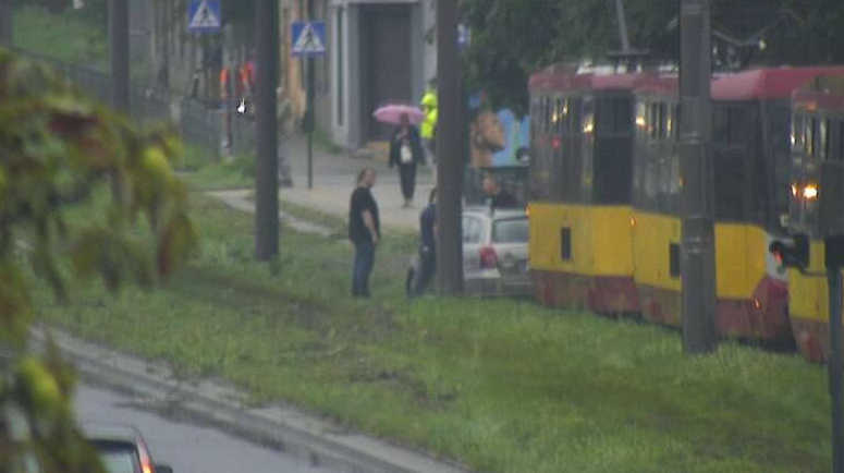 Łódzkie torowiska zalane. Liczne zatrzymania ruchu tramwajowego