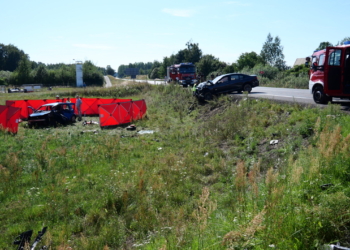 Tragiczny wypadek na DK74. 2 osoby nie żyją