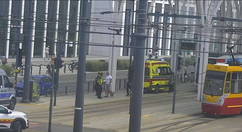 Zatrzymanie ruchu tramwajów na przystanku Piotrkowska Centrum 1 zatrzymanie ruchu tramwajów na przystanku Piotrkowska Centrum