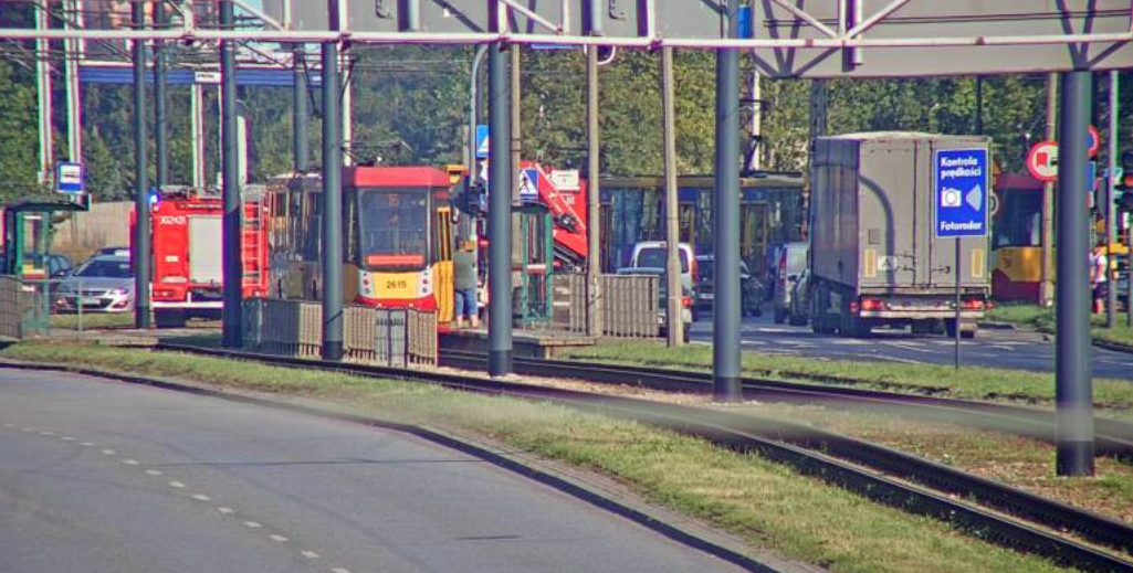 kolizja osobówki z tramwajem