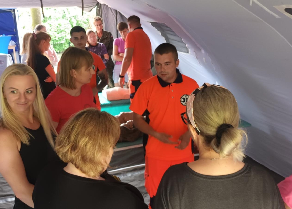 W Rawie Mazowieckiej żołnierze uczą kobiety podstaw samoobrony