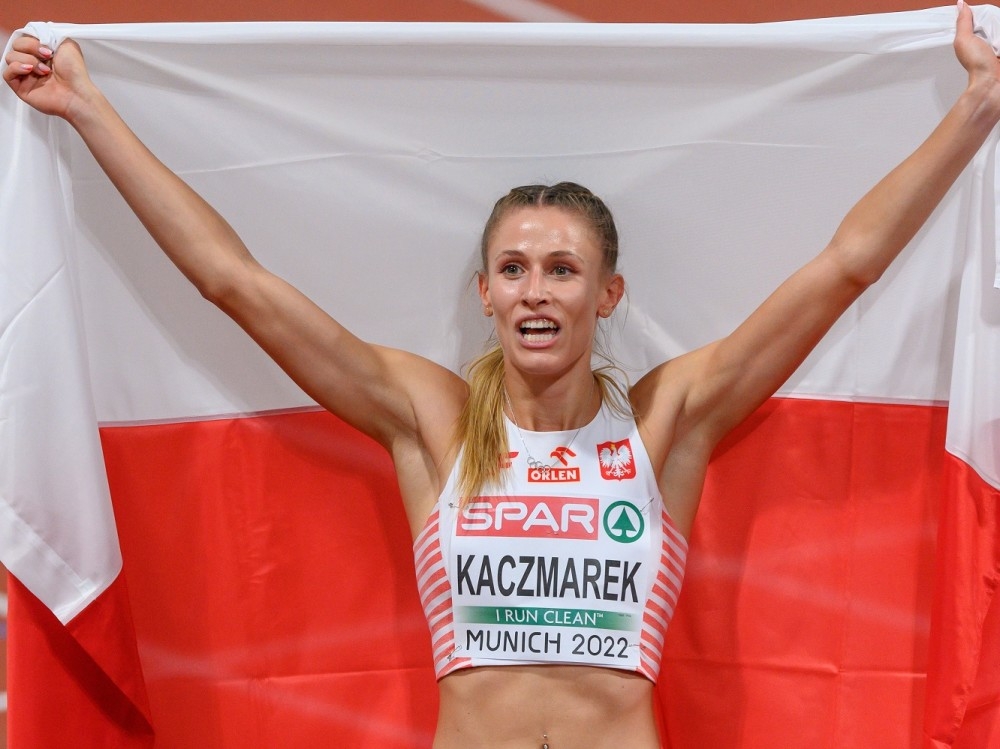 MŚ Budapeszt 2023. Natalia Kaczmarek wicemistrzynią świata w biegu na 400 metrów 1 Natalia Kaczmarek ze srebrnym medalem MŚ w Budapeszcie