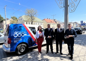 Politycy PiS-u w Pabianicach o programie „Rodzina 800+”