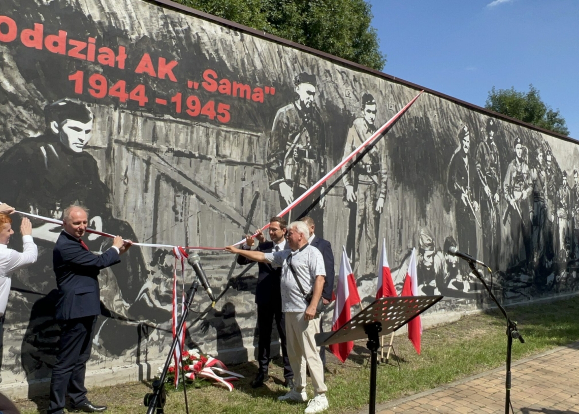 W Koluszkach odsłonięto mural poświęcony żołnierzom AK