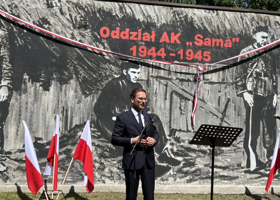 W Koluszkach odsłonięto mural poświęcony żołnierzom AK