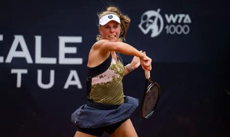 WTA Montreal. Magdalena Fręch odpada w I rundzie. W starciu z faworytką wygrała zaledwie 6 gemów 1 WTA Montreal. Magdalena Fręch odpada w I rundzie