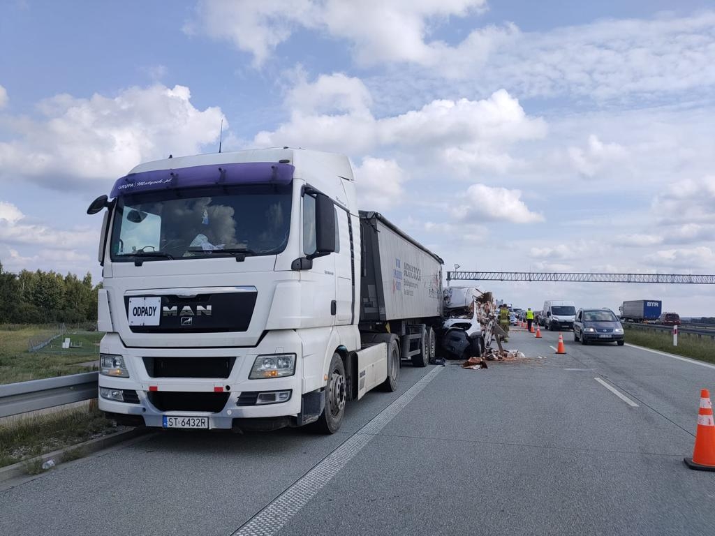 Wypadek Monice S8. fot. KPP w Sieradzu