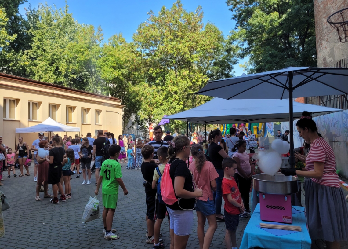 Piknik sąsiedzki dla łodzian przy ulicy Gdańskiej 16