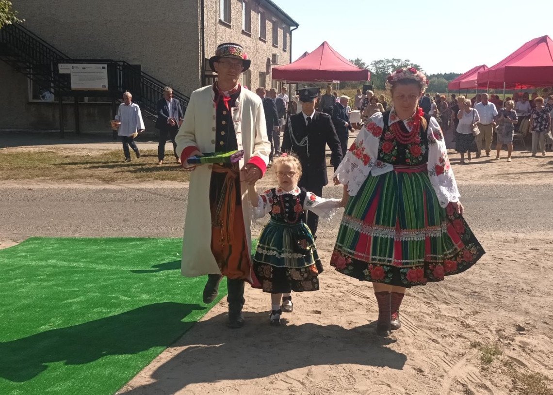 Kamień pamiątkowy poświęcony kard. Stefanowi Wyszyńskiemu w Maurzycach