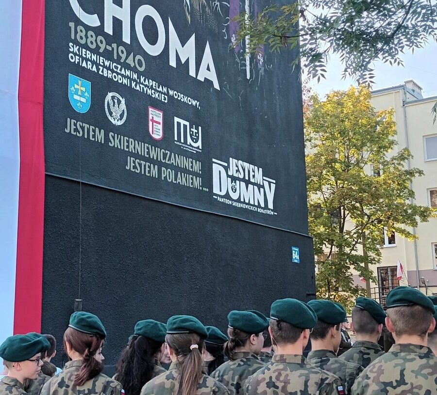 Skierniewice: Odsłonięto mural upamiętniający ks. Edwarda Chomę