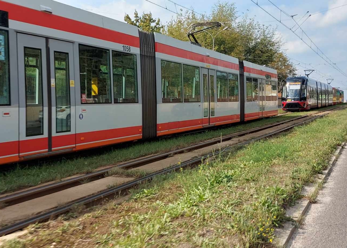 zatrzymanie ruchu tramwajowego na ulicy Rzgowskiej