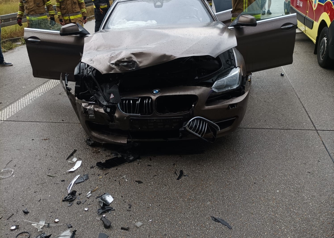 Wypadek na S8 w kierunku Wrocławia. 2 osoby poszkodowane