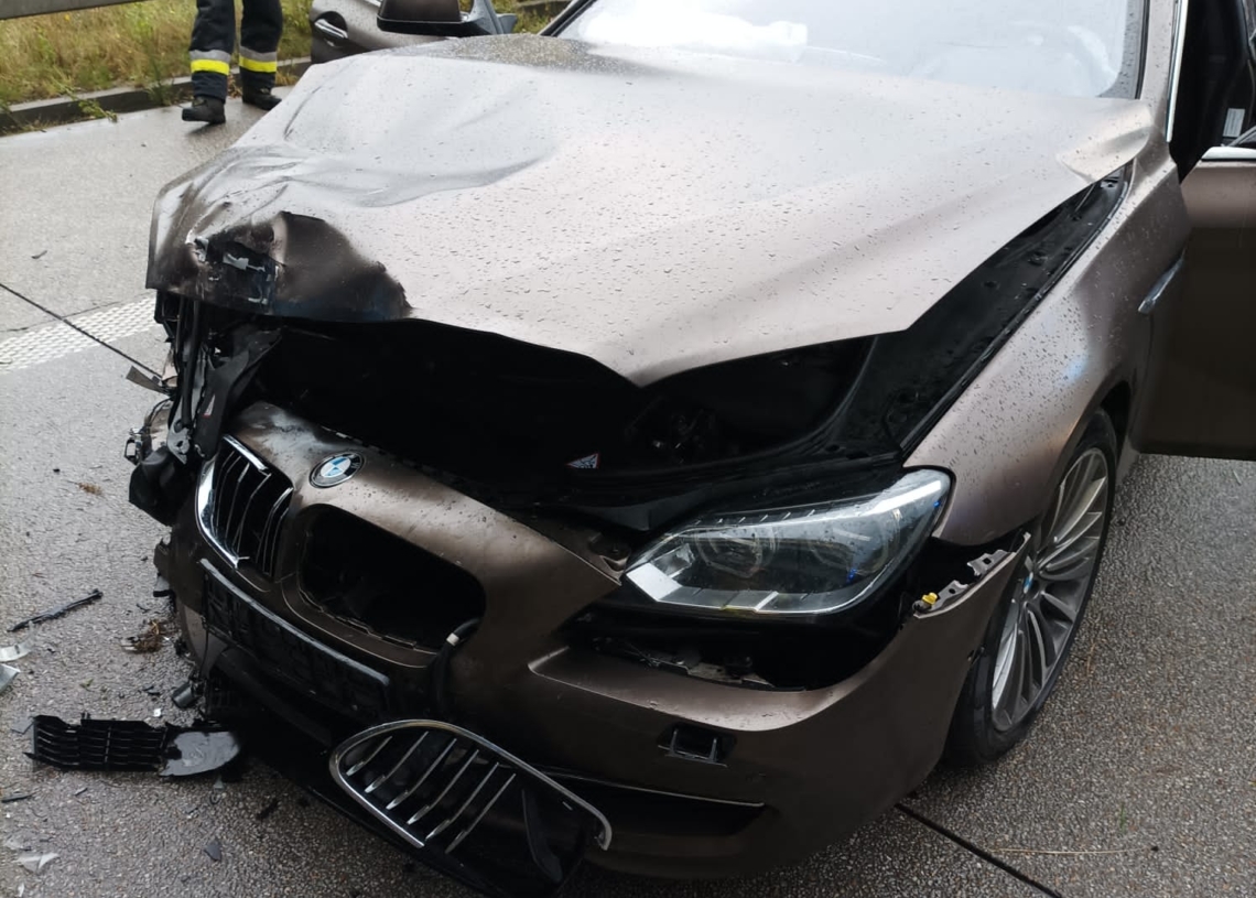 Wypadek na S8 w kierunku Wrocławia. 2 osoby poszkodowane