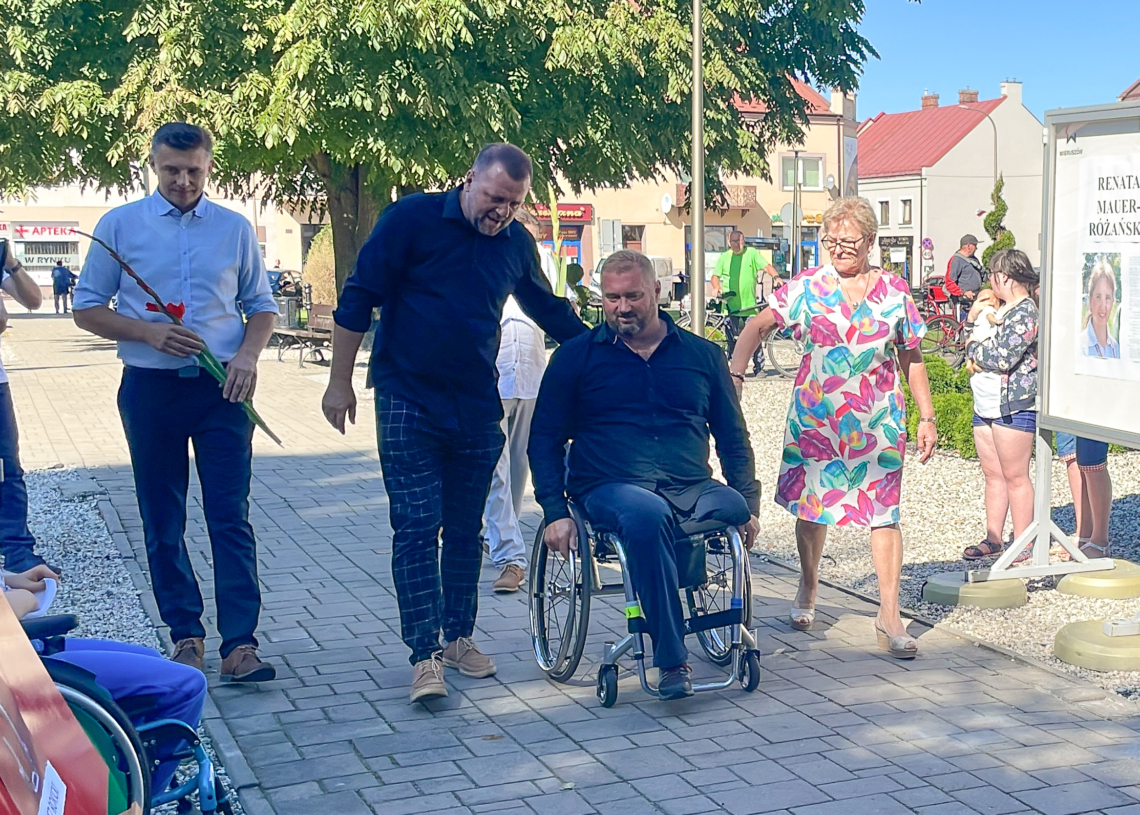 Nowe tablice w Alei Olimpijczyków i Paraolimpijczyków w Wieruszowie