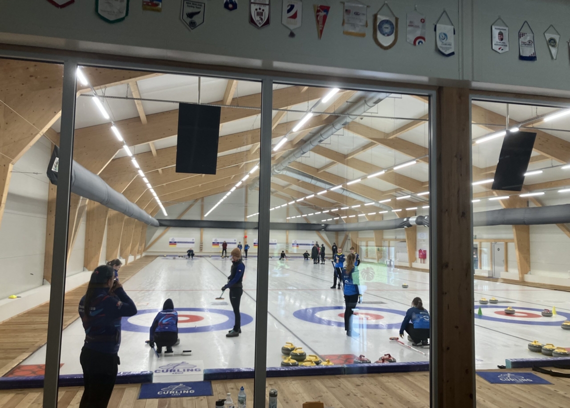 Otwarty dzień curlingu w łódzkiej hali przy ulicy Śnieżnej