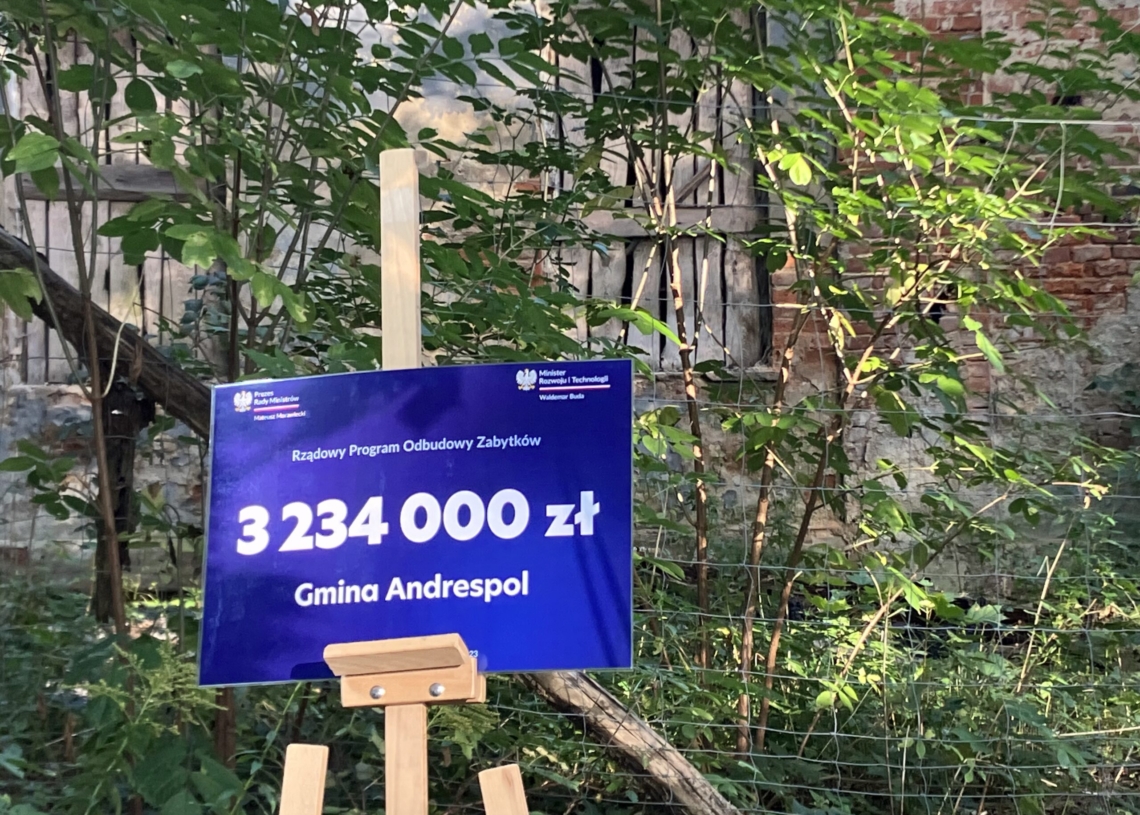 Ponad 3 mln zł na remont zabytkowego dworu rodziny Kochanowskich w Nowym Bedoniu