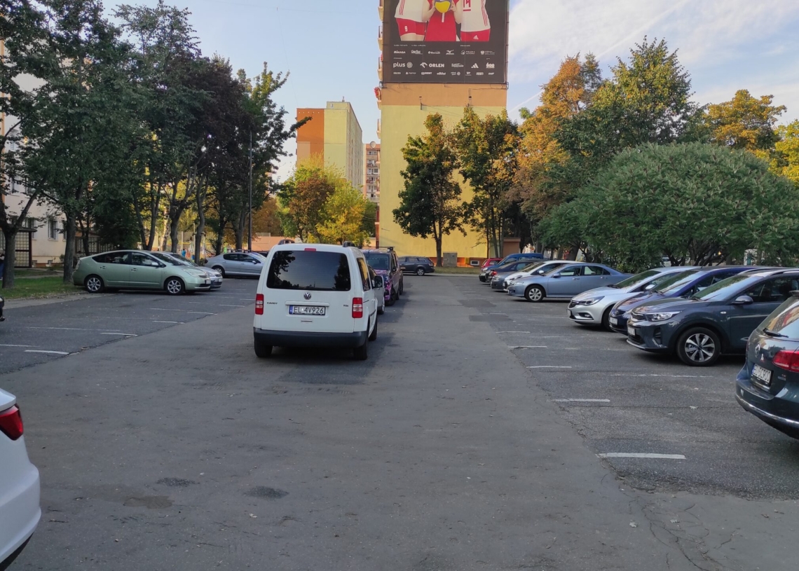 Łódź: parking niezgody przy ulicy Przędzalnianej 149/155