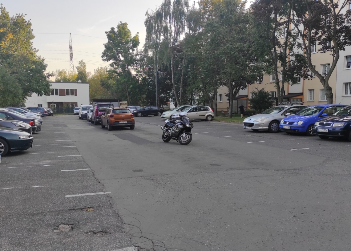 Łódź: parking niezgody przy ulicy Przędzalnianej 149/155