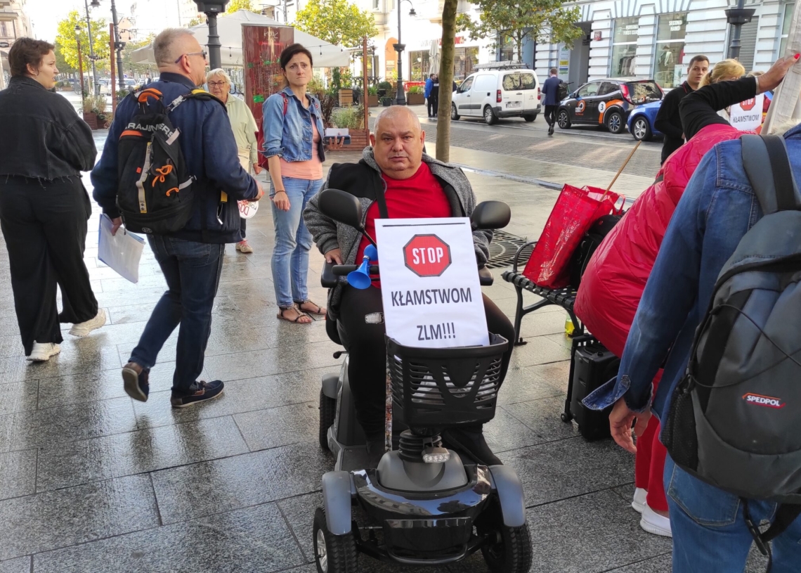 Protest Łódzkiego Stowarzyszenia Lokatorów. Przeciw dotkliwym skutkom polityki mieszkaniowej