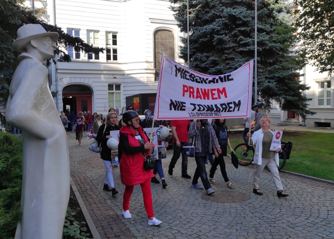 Protest Łódzkiego Stowarzyszenia Lokatorów. Przeciw dotkliwym skutkom polityki mieszkaniowej